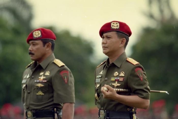 Prabowo Subianto dan Subagyo Hadi Siswoyo saat masih bertugas di TNI. (Dok. Partai Gerindra)
