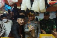 Jajaran Polres Jakbar bersama Tiga Pilar meninjau Pasar Kopro di Grogol Petamburan. (Instagram.com/@polres_jakbar)
