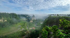 Ngarai Sianok, Pemandangan Paling Cantik di Sumatera Barat. (Dok. Dispar.sumbarprov.go.id)
