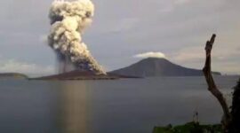 Gunung Anak Krakatau Erupsi. (Dok. BNPB)