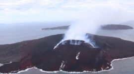 Gunung Anak Krakatau Erupsi. (Dok. BNPB)