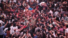 Menteri Pertahanan Prabowo Subianto menghadiri Acara perayaan Natal Nasional 2023 di Gereja Bethany Nginden, Surabaya, Jawa Timur, Rabu 27 Desember 2023. (Dok. Tim Media Prabowo)  