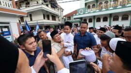 Calon presiden nomor urut 2, Prabowo Subianto bersilaturahmi ke Pondok Pesantren (Ponpes) Cipasung. (Dok. Tim Media Prabowo-Gibran)
