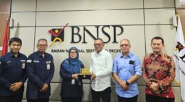 Foto: Ketua BNSP, Syamsi Hari, menyambut Kunjungan Kerja LSP KPK dalam upaya meningkatkan standar kompetensi antikorupsi. (18/1/24).(Doc.BNSP)