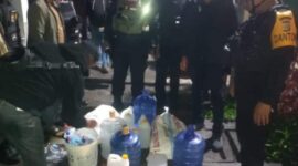 Satsamapta Polres Jayawijaya melaksanakan razia terhadap tempat pembuatan minuman keras lokal jenis Cap Tikus (CT) di Lokasi III Wamena, Sabtu (6/1/2024). (Dok.humas Polres Jayawijaya)