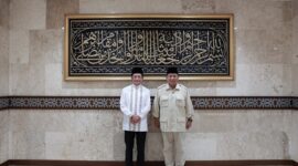 Imam Besar Masjid Istiqlal, Nasaruddin Umar memberikan ucapan selamat kepada Prabowo Subianto dan Gibran Rakabuming Raka. (Dok. TIm Media Prabowo)