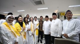 Presiden dan Wakil Presiden terpilih Prabowo Subianto dan Gibran Rakabuming Raka menghadiri Nuzulul Qur’an dan Buka Puasa bersama Partai Golkar di DPP Golkar. (Dok. Tim Media Prabowo)