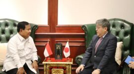 Menteri Pertahanan Republik Indonesia (Menhan RI), Prabowo Subianto menerima kunjungan kehormatan dari Duta Besar (Dubes) Jepang untuk Indonesia, H.E. Mr. Masaki Yasushi. (Dok. Kemhan.go.id)  