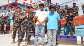 Kementerian Kelautan dan Perikanan (KKP) menangkap kapal Indonesia membantu Kapal Ikan Asing (KIA) yang melakukan aksi penangkapan ikan ilegal. (Dok. Kkp.go.id)