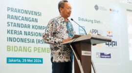 Otoritas Jasa Keuangan (OJK) menggelar Prakonvensi Rancangan Standar Kompetensi Kerja Nasional Indonesia (RSKKNI) bidang Pembiayaan di Hotel Le Méridien,  Jakarta (29/5/24).