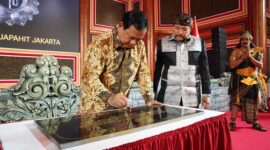 Menteri Pertahanan Prabowo Subianto menghadiri acara peresmian replika Kraton Majapahit Jakarta yang berlokasi di kawasan Cipayung. (Dok. Tim Media Prabowo)  