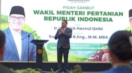 Sudaryono dalam kegiatan pisah sambut Wakil Menteri Pertanian Harvick Hasnul Qolbi kepada Sudaryono di Auditorium Utama Kementan, Jumat, 19 Juli 2024. (Facebook.com @Sudaryono)