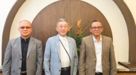 Foto : Ketua Badan Nasional Sertifikasi Profesi (BNSP), bersama Komisioner BNSP Adi Mahfudz, dan perwakilan dari Kementerian Ketenagakerjaan (Kemnaker) sedang menerima kunjungan dari TOYO Work Group Company, Ltd. (9/8/24).(Doc.Ist)